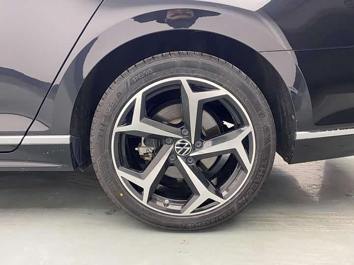 Фото 9 - Volkswagen Magotan