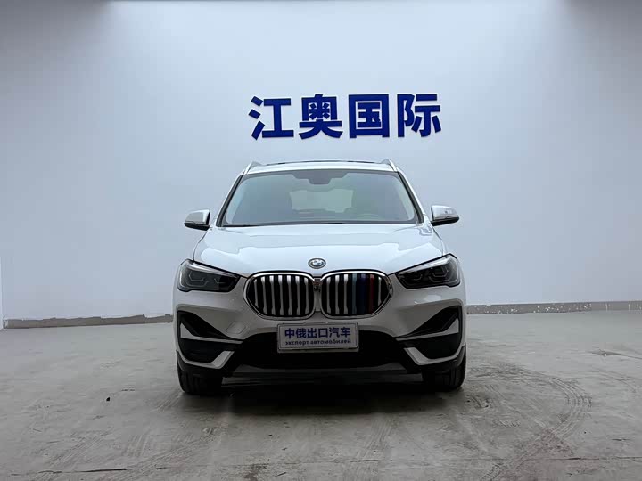 Фото 2 - BMW X1