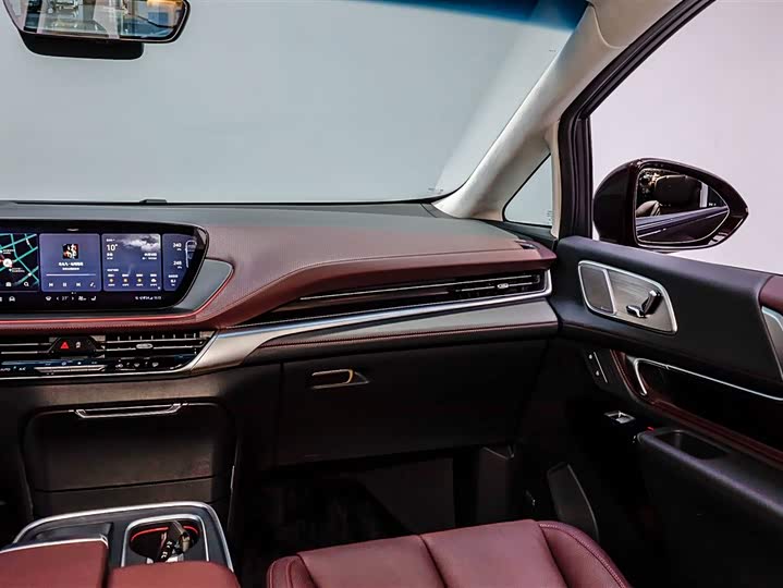 Фото 3 - Buick GL8 Century