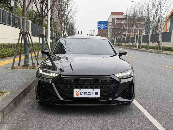 Фото 2 - Audi A7L