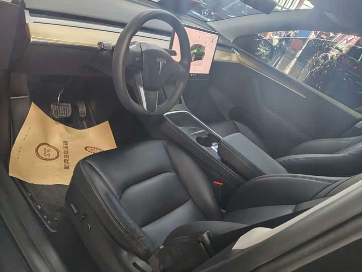 Фото 6 - Tesla Model Y