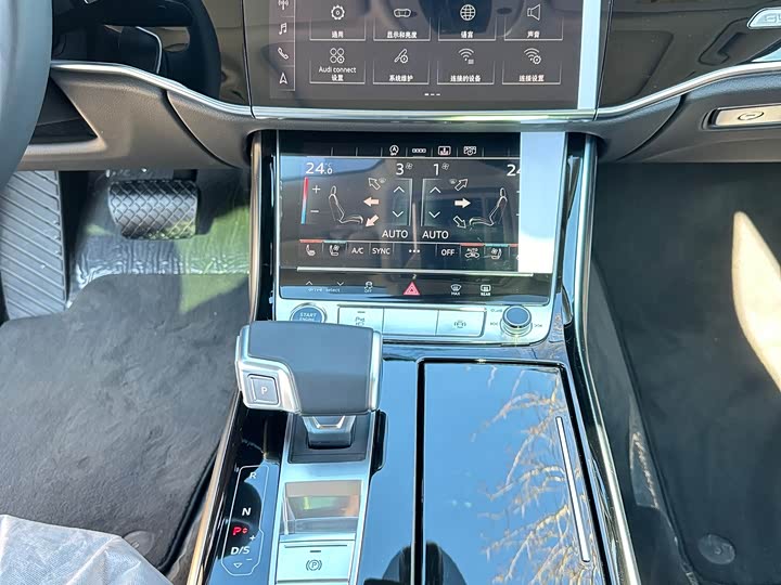 Фото 9 - Audi A8