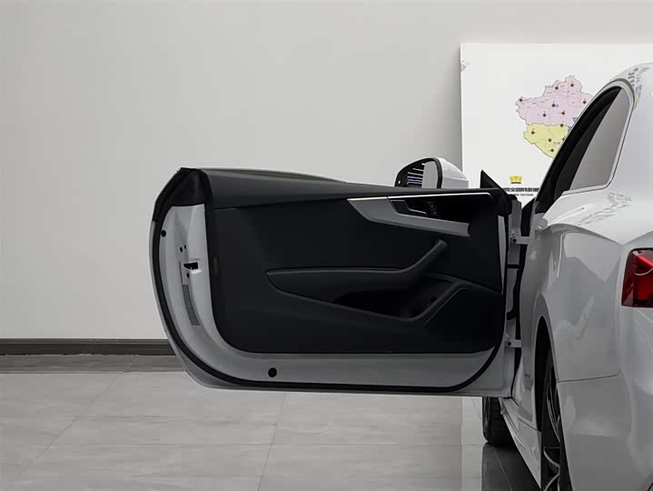 Фото 5 - Audi A5