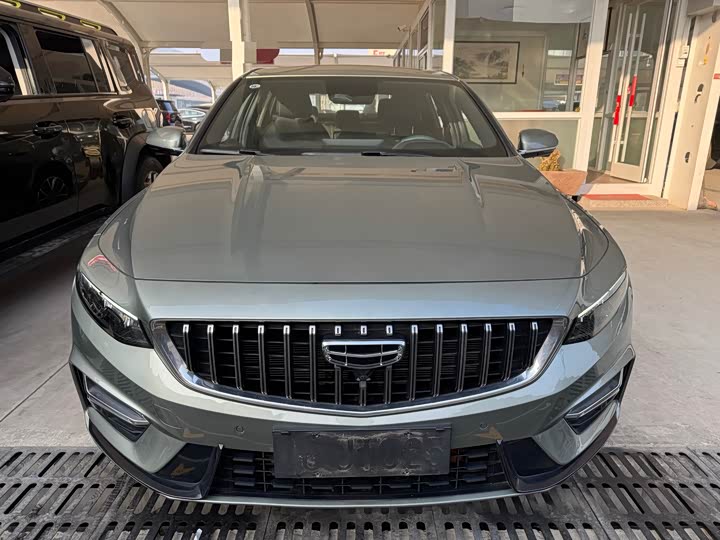 Фото 3 - Geely Preface