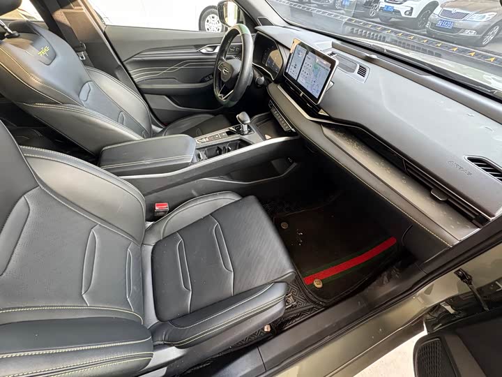 Фото 4 - Geely Preface