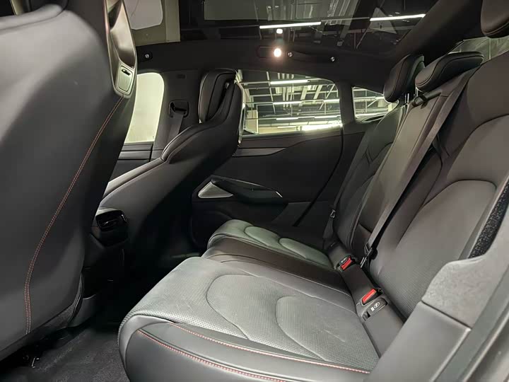 Фото 5 - Xiaomi SU7