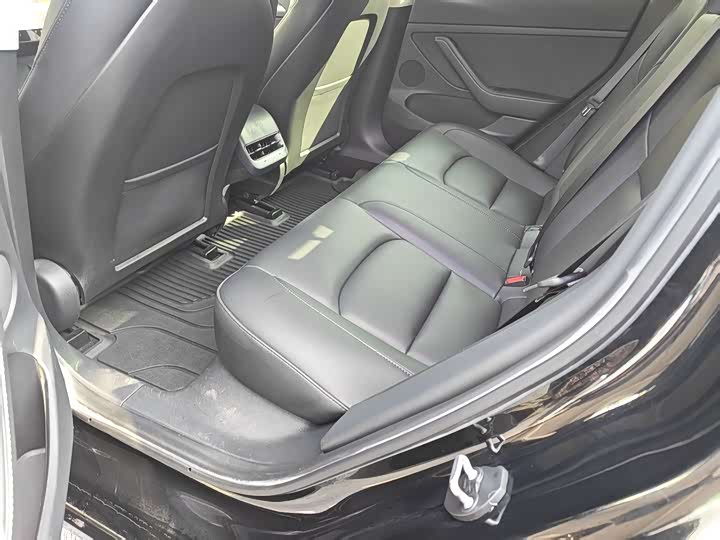 Фото 9 - Tesla Model 3