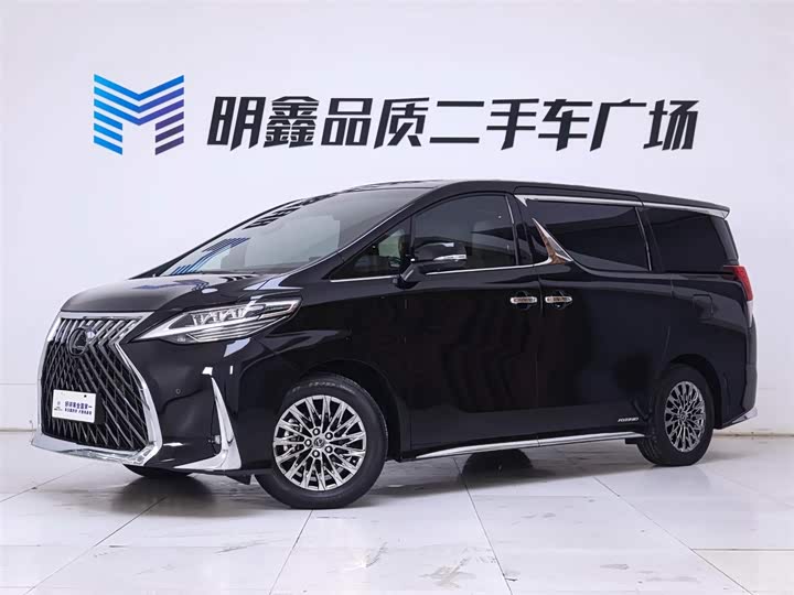 Фото 2 - Lexus LM