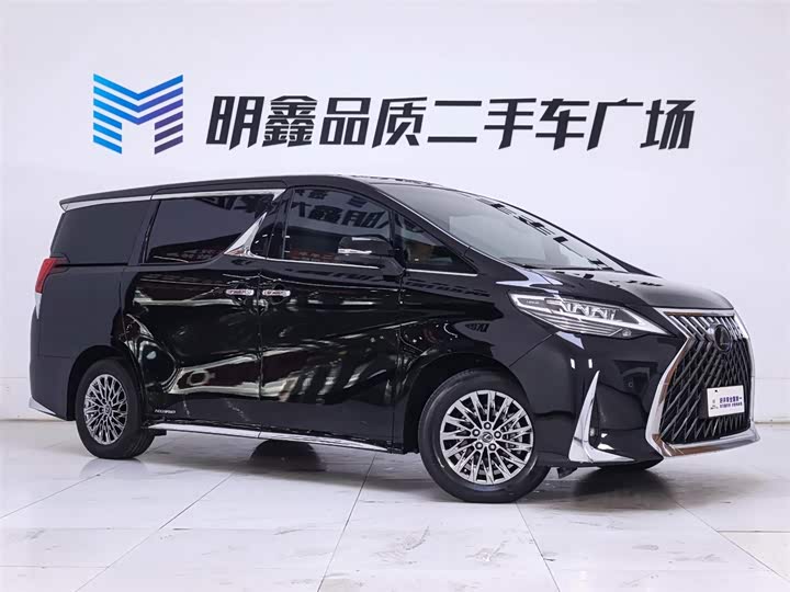 Фото 5 - Lexus LM