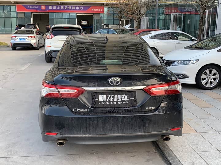 Фото 8 - Toyota Camry