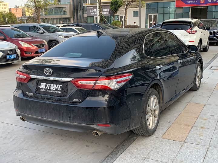 Фото 9 - Toyota Camry