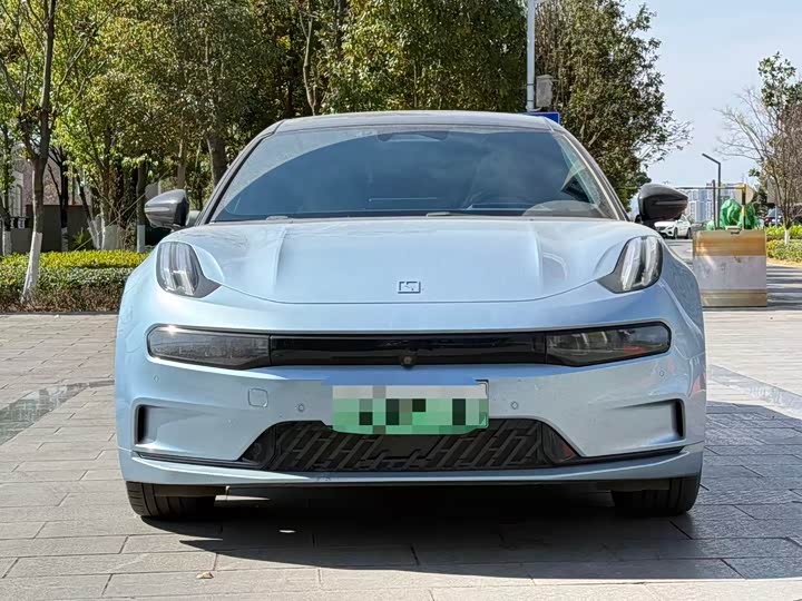 Фото 2 - Zeekr 001