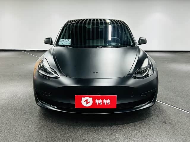 Фото 2 - Tesla Model 3