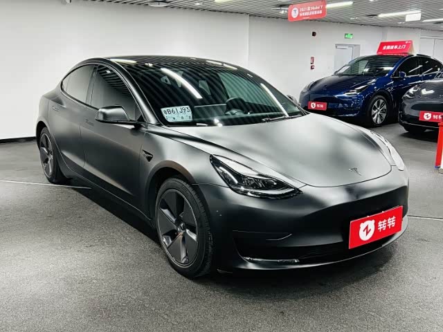 Фото 3 - Tesla Model 3