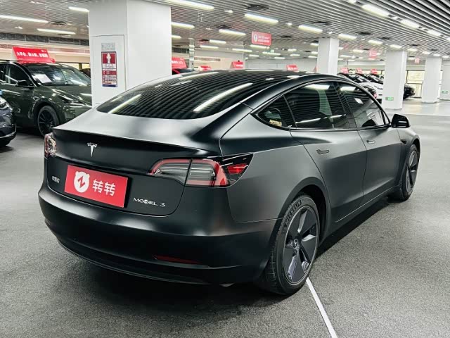 Фото 4 - Tesla Model 3