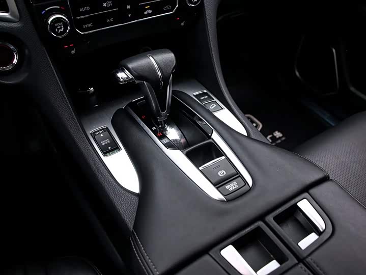 Фото 9 - Honda Avancier