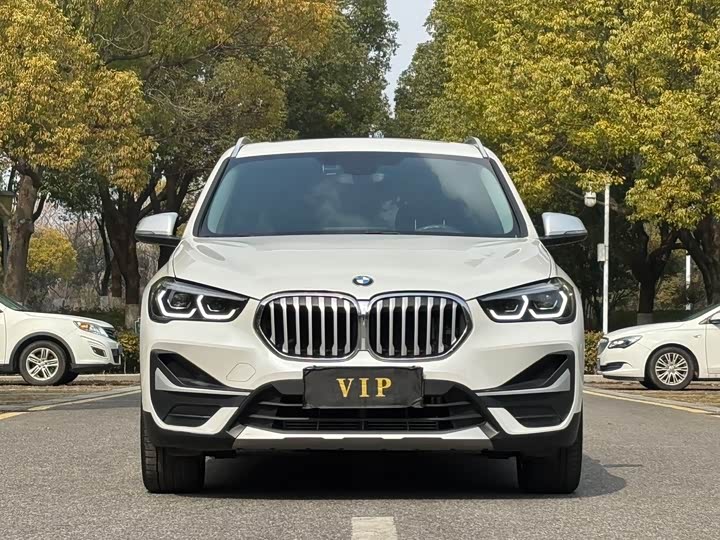 Фото 2 - BMW X1