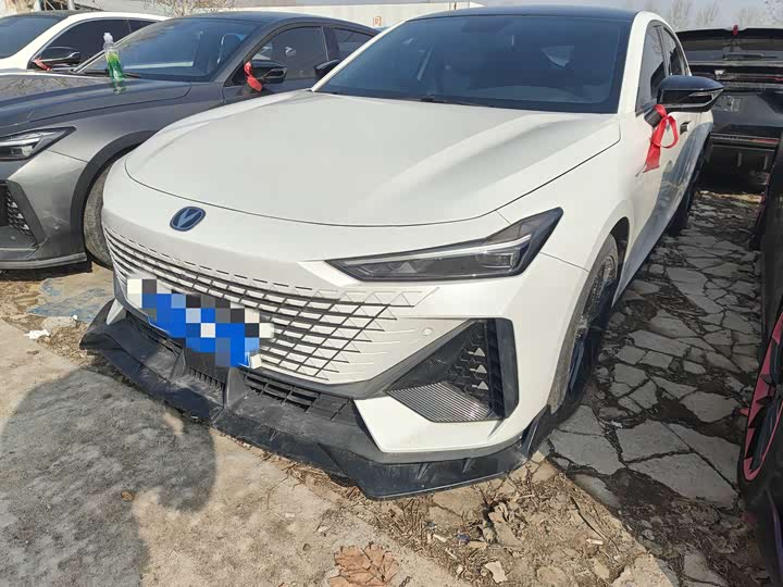 Фото 1 - Changan UNI-V