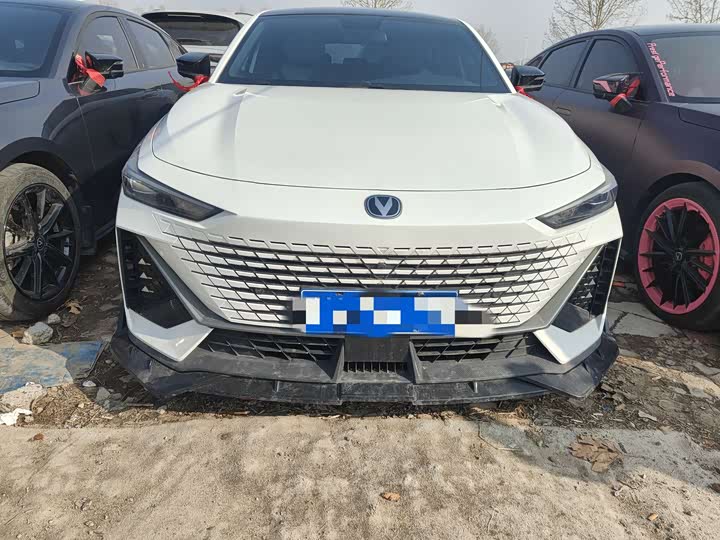 Фото 2 - Changan UNI-V