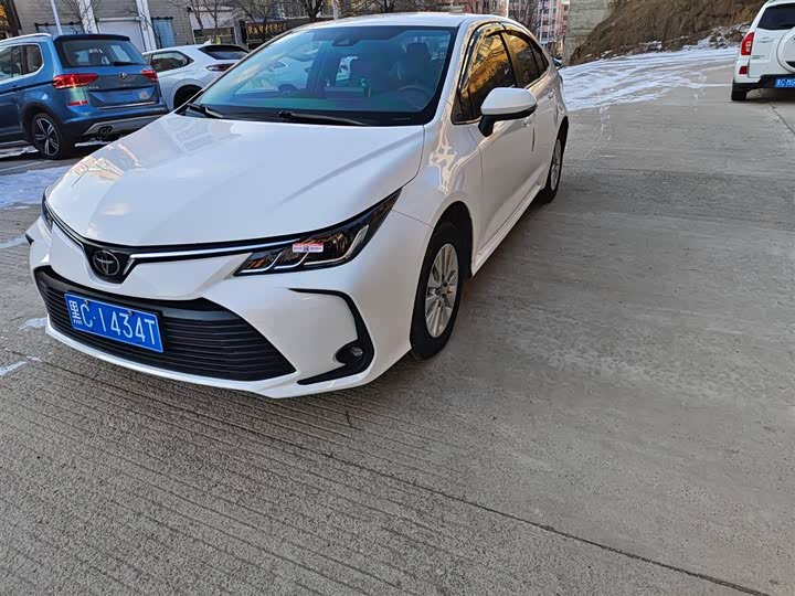 Фото 1 - Toyota Corolla