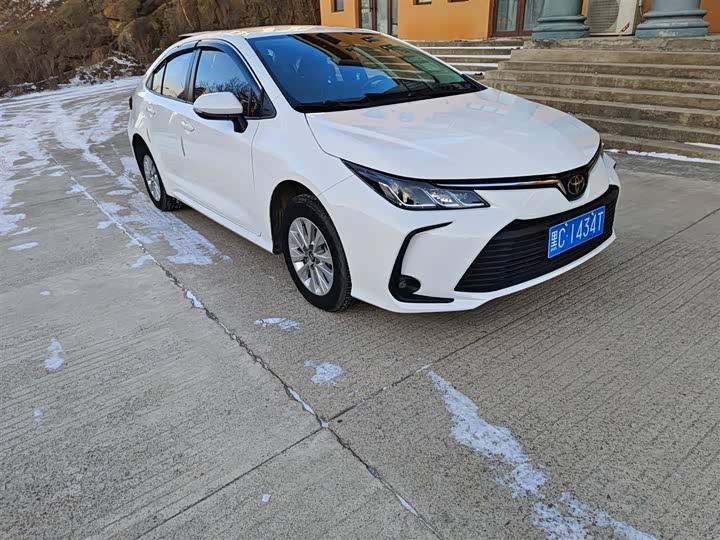 Фото 3 - Toyota Corolla