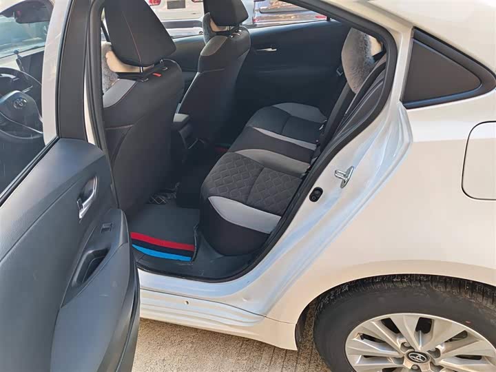 Фото 5 - Toyota Corolla