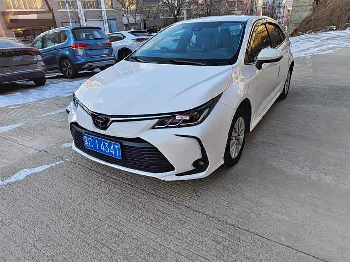 Фото 9 - Toyota Corolla