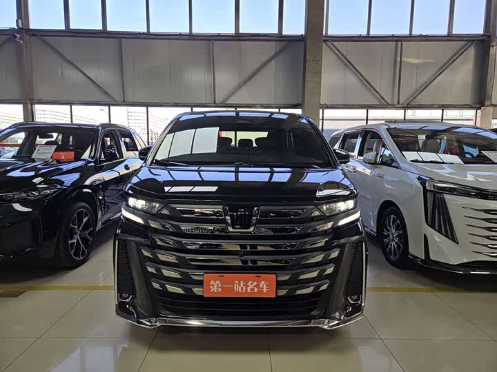 Фото 2 - Toyota Vellfire