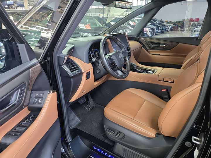 Фото 3 - Toyota Vellfire