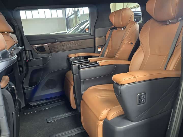 Фото 6 - Toyota Vellfire