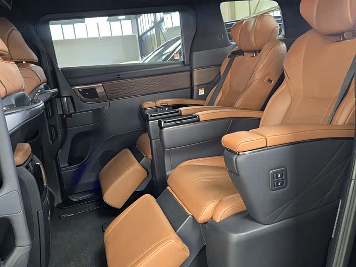 Фото 8 - Toyota Vellfire