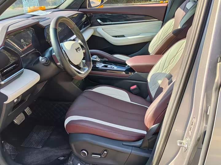 Фото 7 - Geely Monjaro