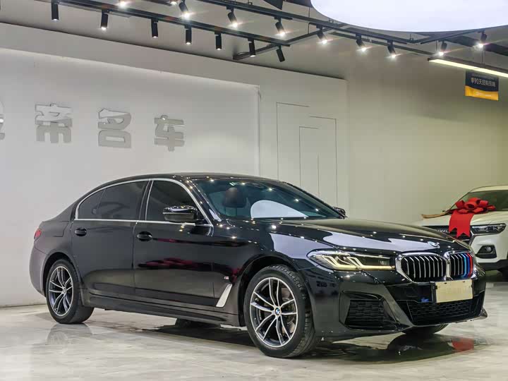 Фото 3 - BMW 5 Series