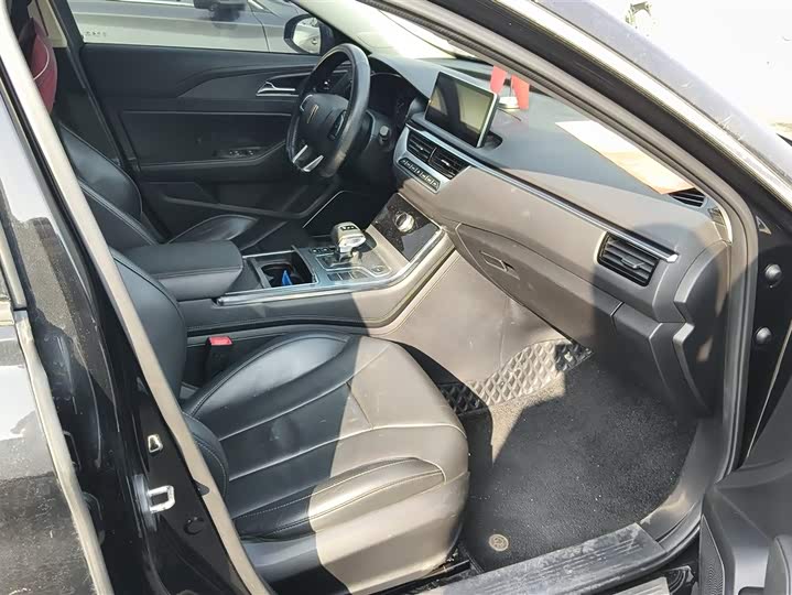 Фото 8 - Hongqi H5