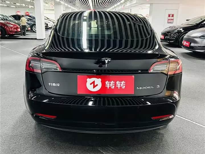 Фото 5 - Tesla Model 3