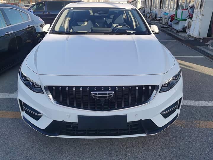 Фото 2 - Geely Preface