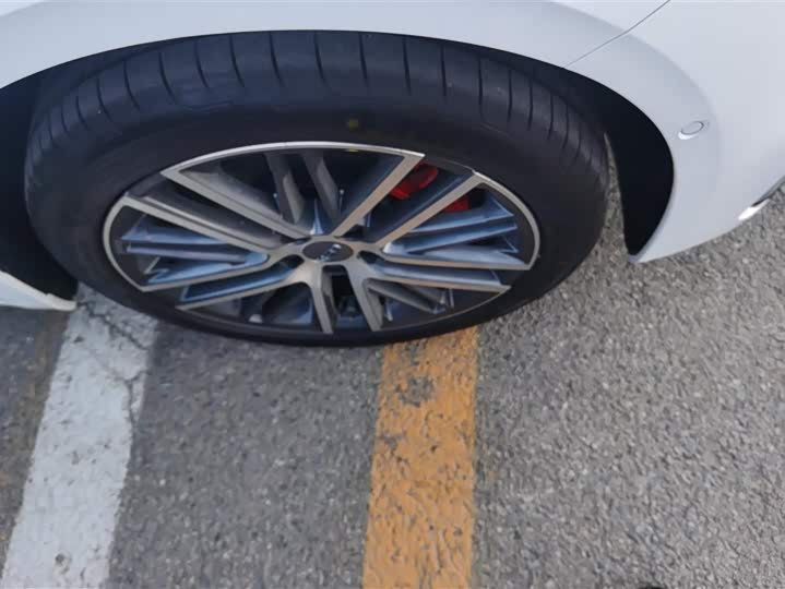 Фото 6 - Geely Preface