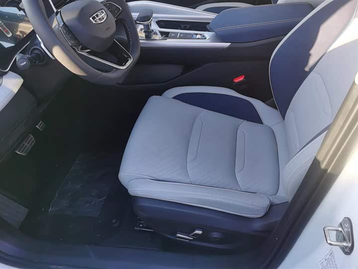 Фото 9 - Geely Preface