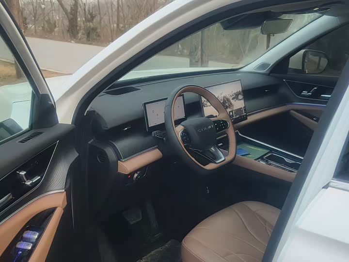 Фото 4 - Chery Tiggo 8L