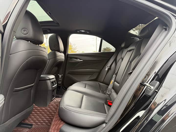 Фото 7 - Cadillac CT4