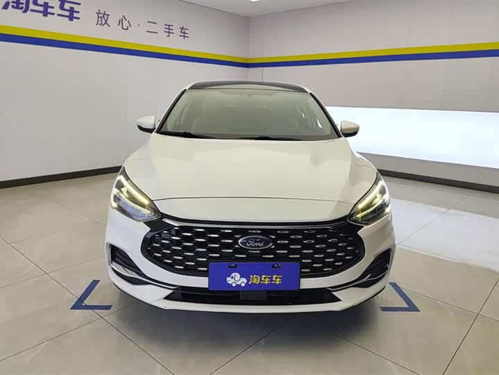 Фото 2 - Ford Focus