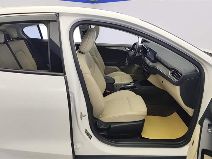 Фото 8 - Ford Focus