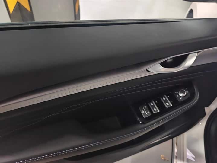 Photo 7 - Geely Preface