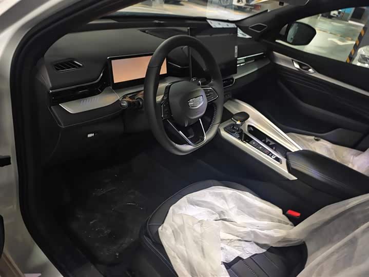 Photo 9 - Geely Preface