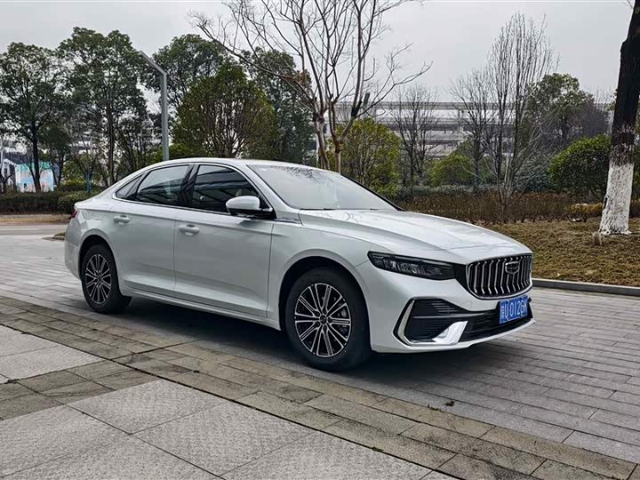 Фото 3 - Geely Preface