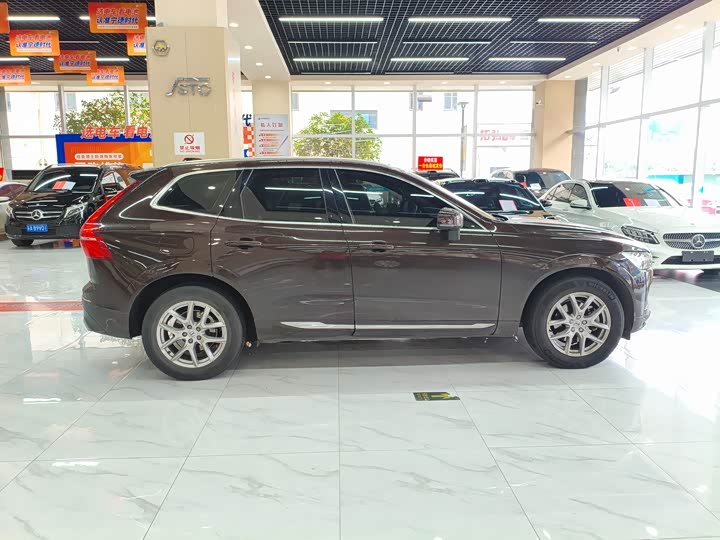 Фото 4 - Volvo XC60