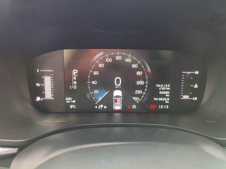 Фото 9 - Volvo XC60