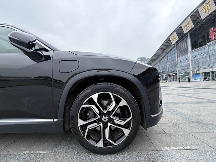 Фото 9 - Nio ES8