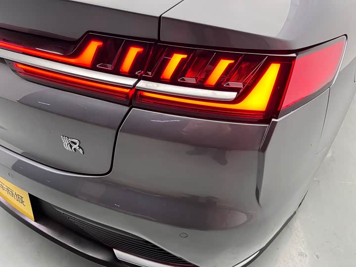 Фото 9 - BYD Han