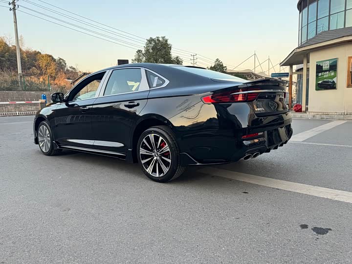 Photo 8 - Geely Preface